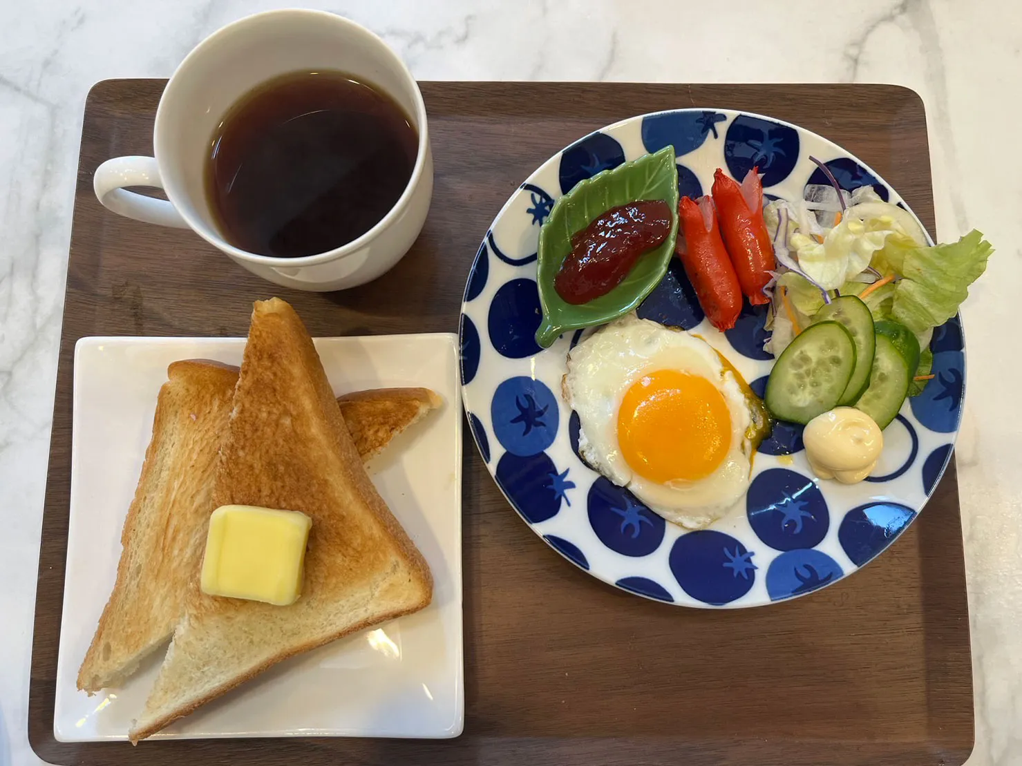 朝食