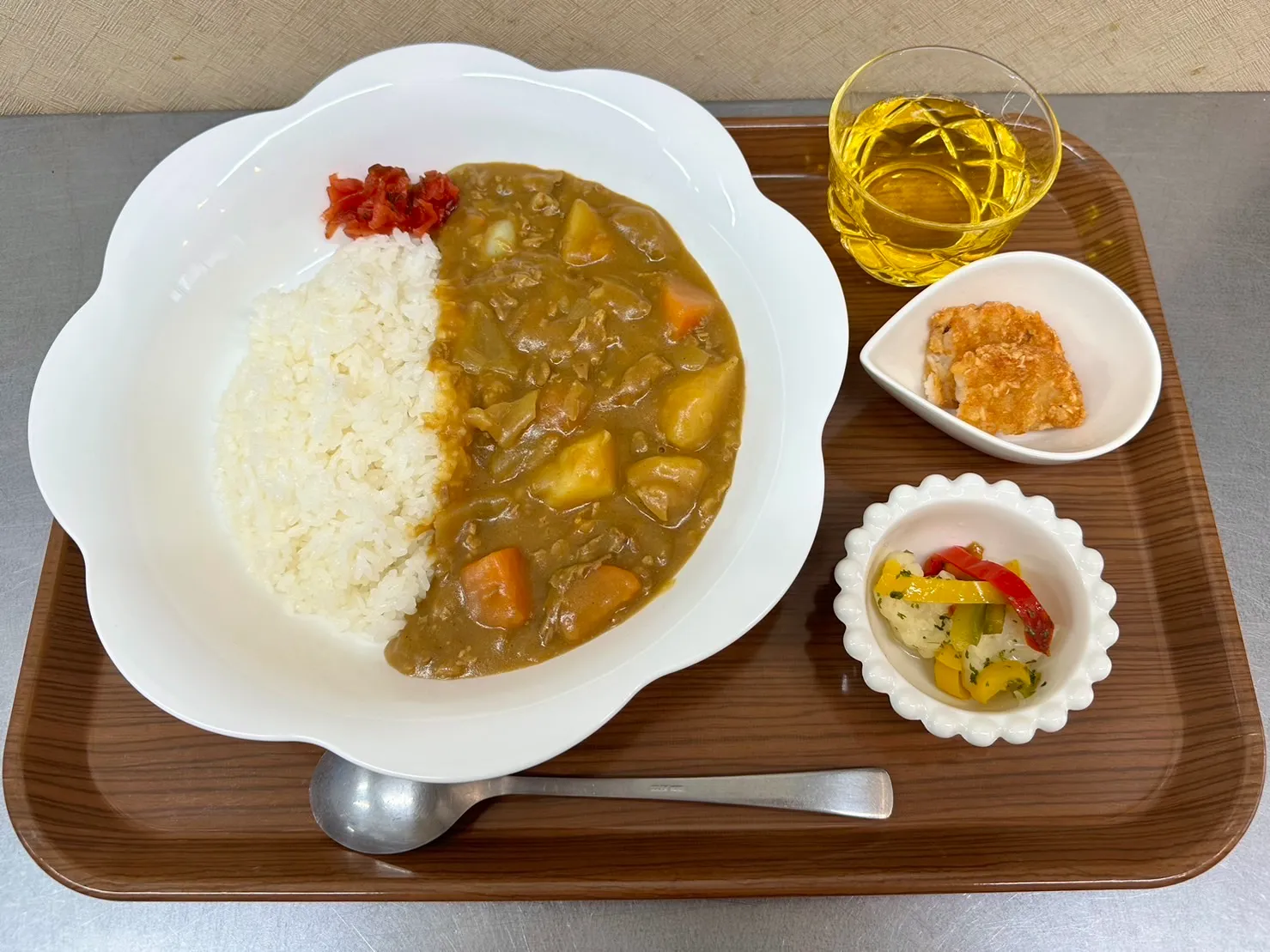 お昼・夕食