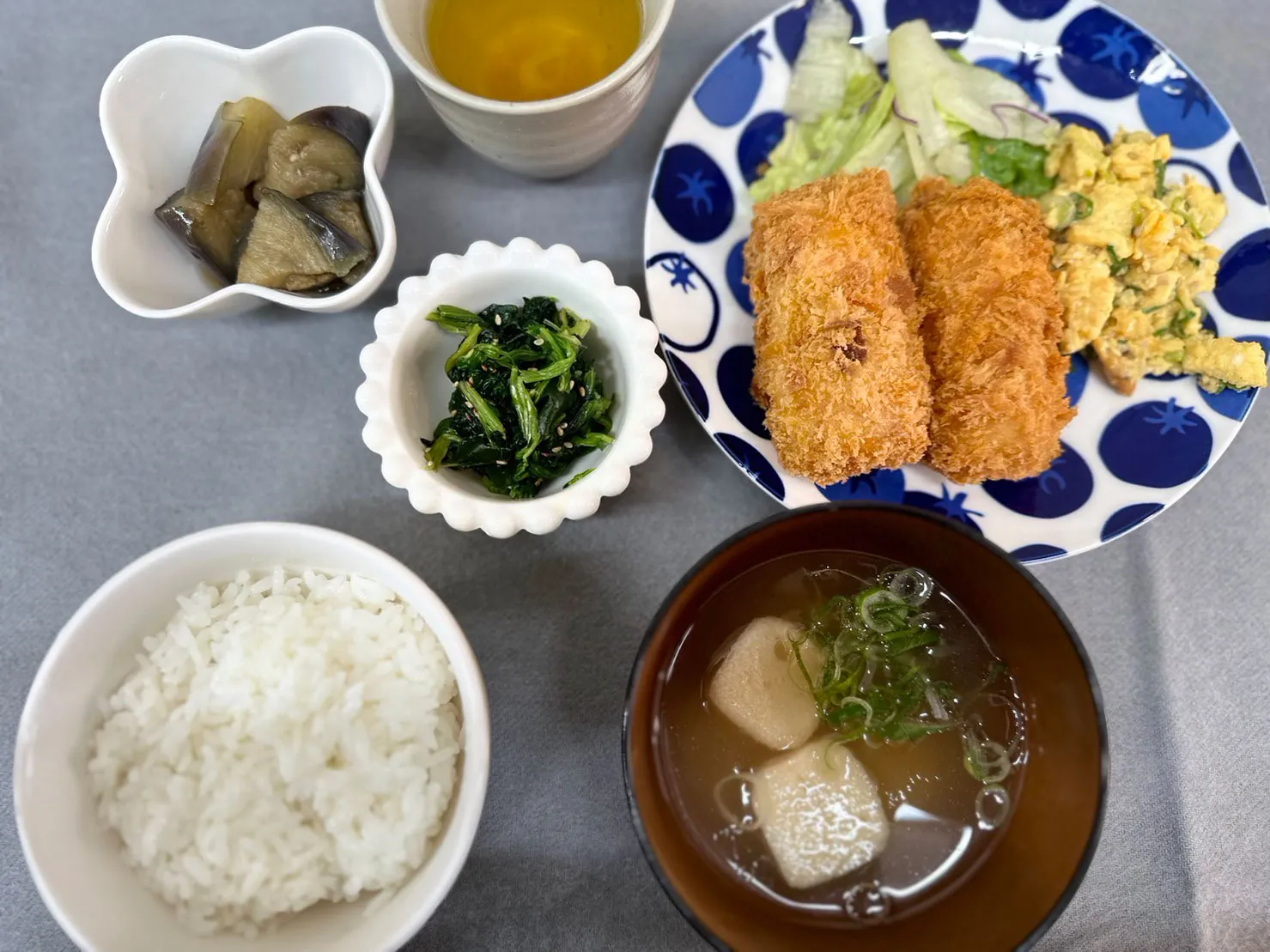 お昼・夕食