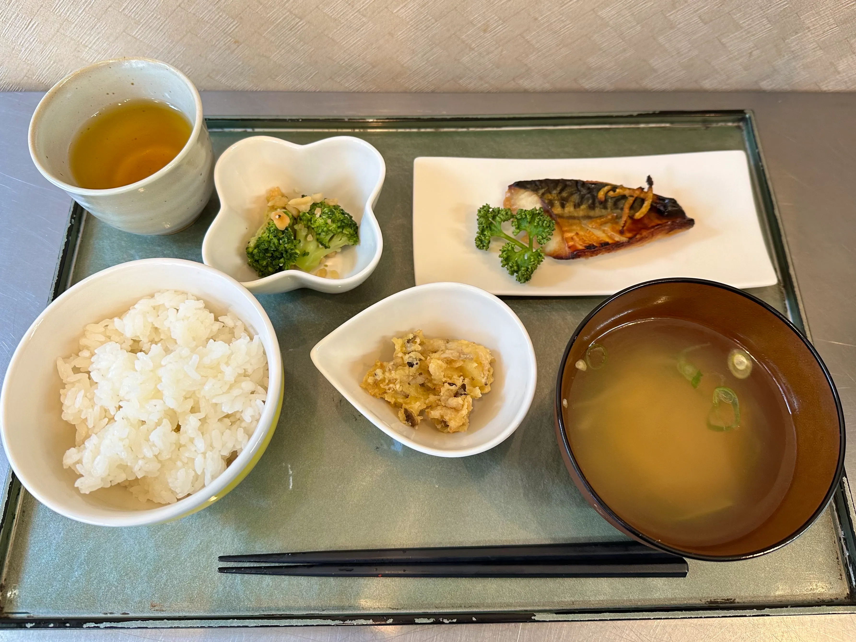 お昼・夕食
